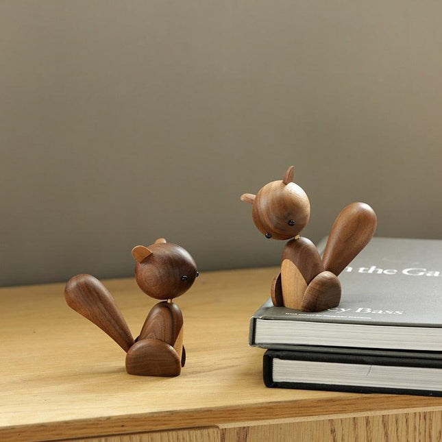Handcrafted Eco-Friendly Walnut and Maple Squirrel Figurine - Scandinavian Artisan Design