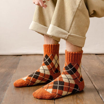 Cozy Wool Crew Sock Set: 5 Pairs for Ultimate Winter Comfort