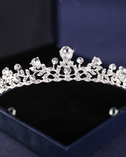 Elegant Silver Rhinestone Tiara - Glamorous Hair Accessory for Special Occasions