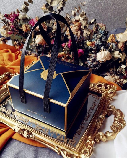 Chic Customizable Cake Box Set of 5 for Special Celebrations