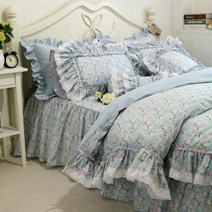 Elegant Plaid Print Cotton Bedding Set with Lace Ruffle