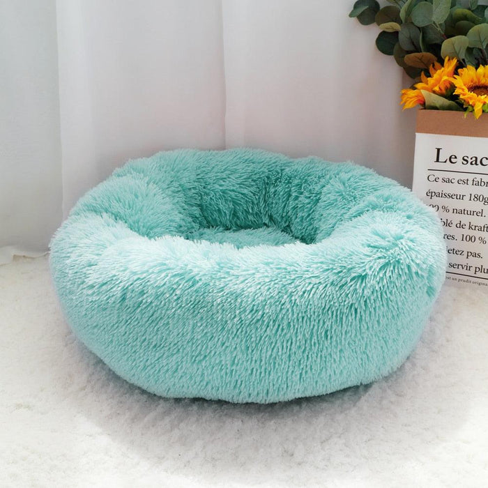 Luxurious Plush Pet Bed with Warm Fleece - Comfy Kennel Retreat