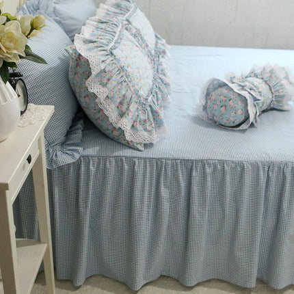 Elegant Lace-Trimmed Plaid Cotton Bed Linen Set