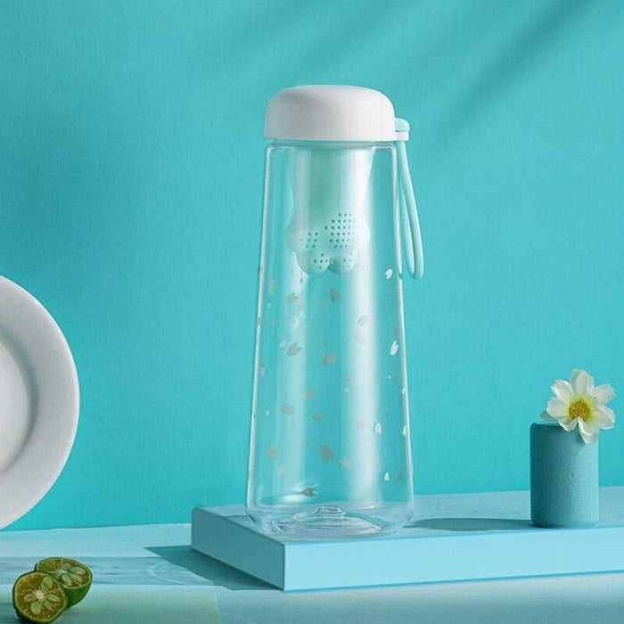 Fashionable Ladies Tea Infuser Bottle: Stay Hydrated in Style