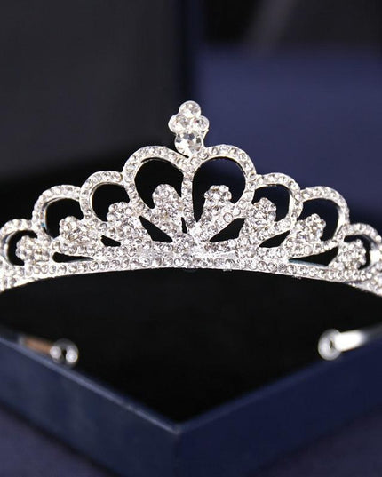 Elegant Silver Rhinestone Tiara - Glamorous Hair Accessory for Special Occasions
