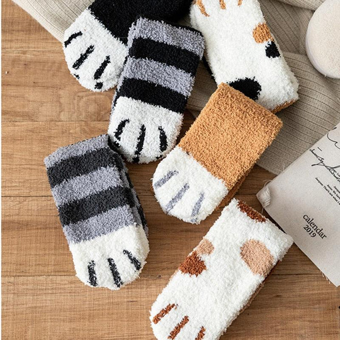 Cozy Animal Paw Print Women's Fleece Socks - Cute Kawaii Style for Warm Feet