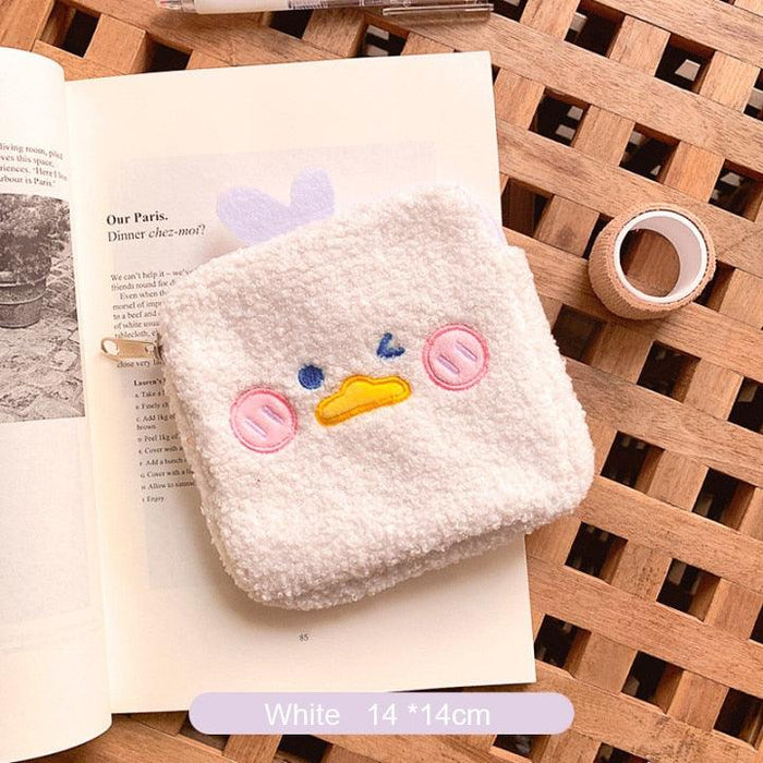 Ultimate Travel Companion: Chic Sanitary Pad Storage Bag for On-the-Go Women