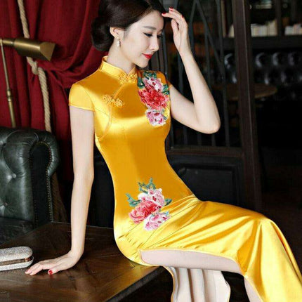 Elegance Redefined: Stunning Floral Cheongsam Dress for Special Occasions