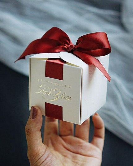 Elegant Ribbon-Decorated Gift Boxes for Special Occasions
