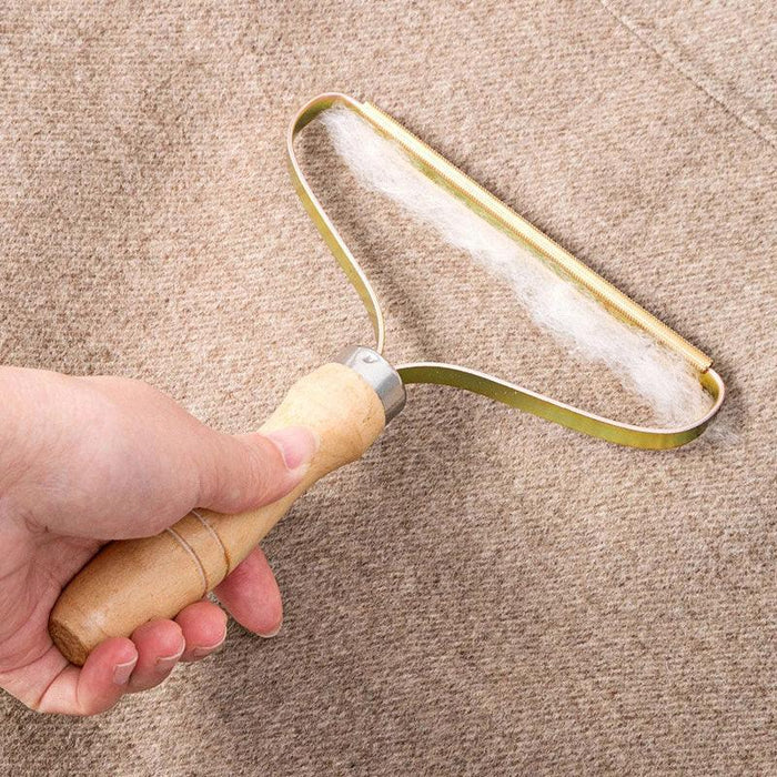 Lint and Fuzz Remover Tool - Handy Fabric Grooming Accessory