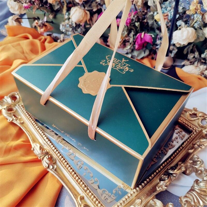 Sophisticated Bundle of 5 Chic Cake Boxes for Special Celebrations