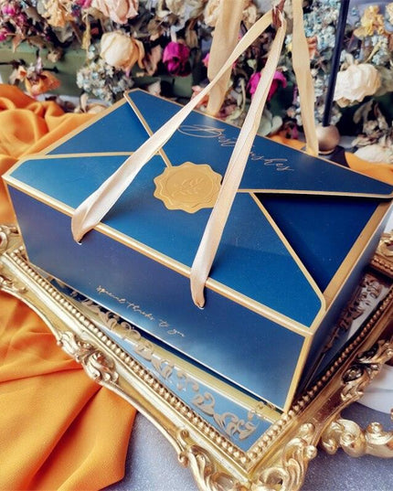 Chic Customizable Cake Box Set of 5 for Special Celebrations