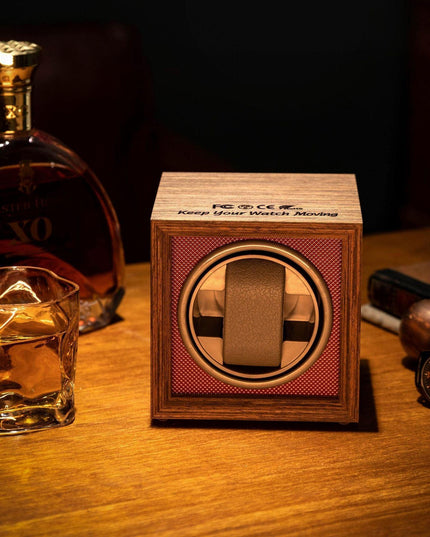 Elegant Wooden Watch Winder with Smart Technology for Optimal Timepiece Maintenance