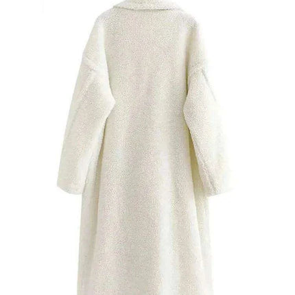 Chic Winter Luxury: Plush Faux Fur Teddy Coat with Fashionable Pockets