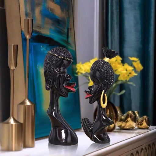 Elegant Black Resin Lovers' Ornaments for Sophisticated Home Ambiance