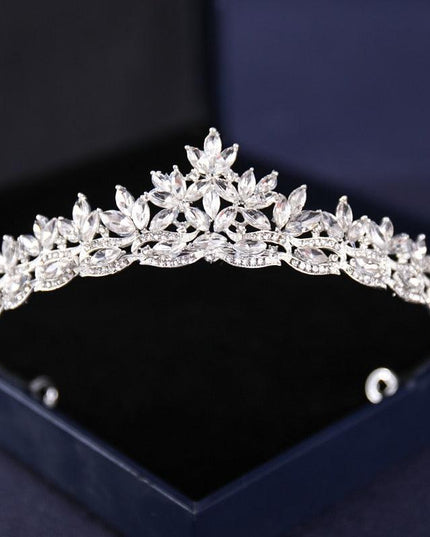 Elegant Silver Rhinestone Tiara - Glamorous Hair Accessory for Special Occasions