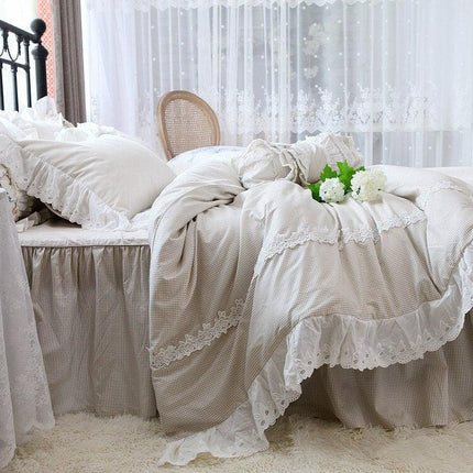 Elegant Lace-Trimmed Plaid Cotton Bed Linen Set