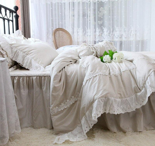 Elegant Plaid Print Cotton Bedding Set with Lace Ruffle