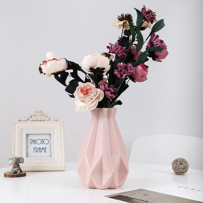 Chic Nordic-Style White and Pink Plastic Vase Duo for Modern Home Decor