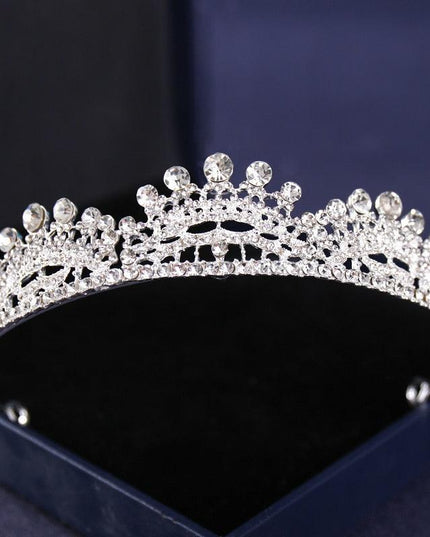 Elegant Silver Rhinestone Tiara - Glamorous Hair Accessory for Special Occasions