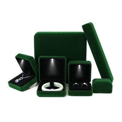 Illuminated Plush Jewelry Display Case with LED Lighting for Elegant Showcasing - Très Elite