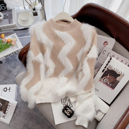 Lavender Cashmere Knit Sweater with Sophisticated O-Neck and Wavy Stripe Details - Très Elite