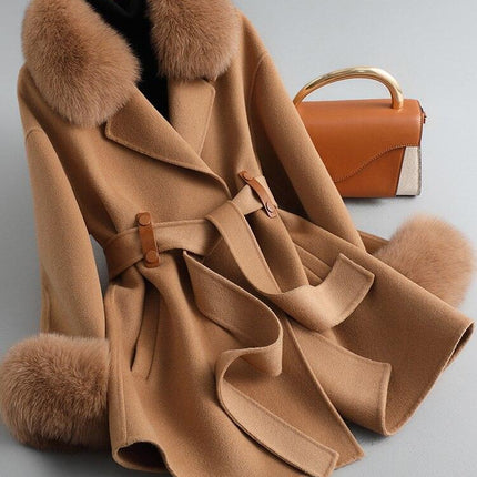 Lavish Cashmere and Fox Fur Winter Coat - A Statement of Timeless Elegance..