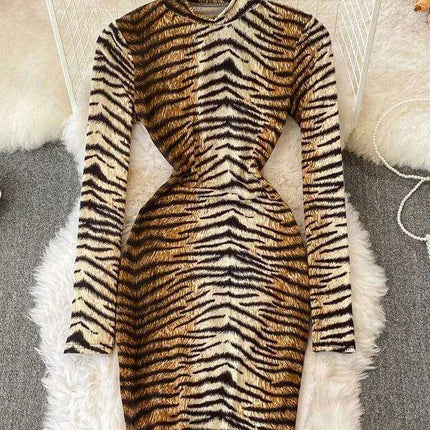Leopard Elegance: Sleek Bodycon Mini Dress for the Fashion-Forward Woman - Exclusive Spring 2024 Collection - Très Elite