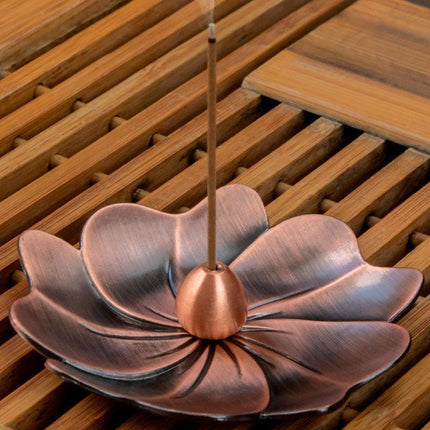 Lotus Harmony Incense Burner: Premium Zinc Alloy Coil Plate for Tranquil Spaces - Très Elite