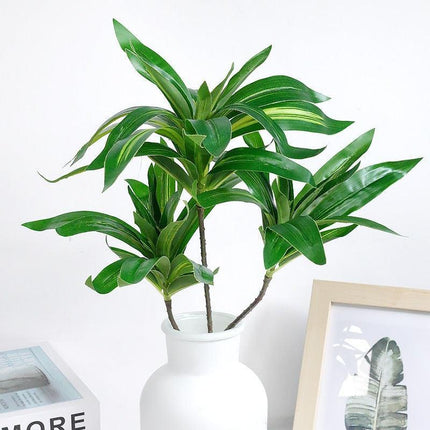Lush Serenity Faux Palm Tree - Realistic Greenery for Tranquil Spaces - Très Elite