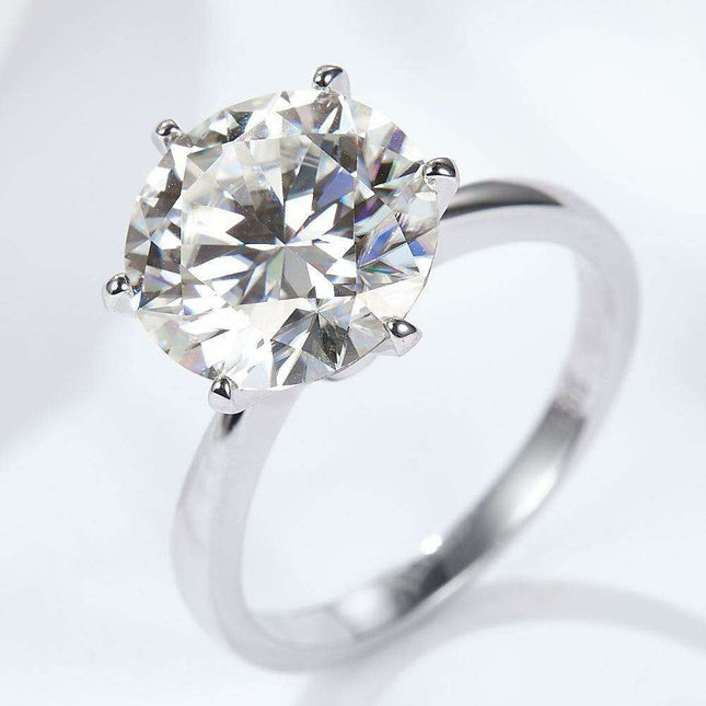 Luxurious 5 Carat Moissanite Solitaire Ring in Platinum-Plated Sterling Silver - A Classic Statement of Elegance