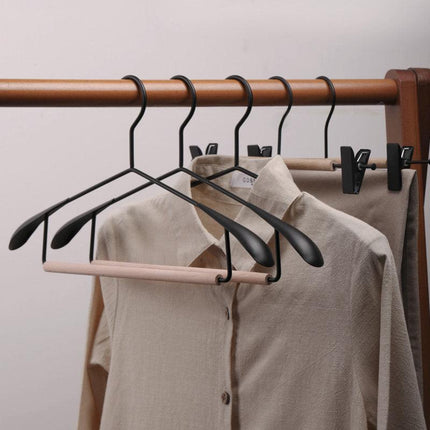 Luxurious 5-Piece Set Wooden and Metal Hanger Set for Ultimate Closet Organization