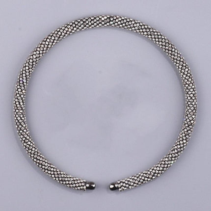 Luxurious Crystal Choker Necklace - Timeless Elegance for the Modern Woman - Très Elite