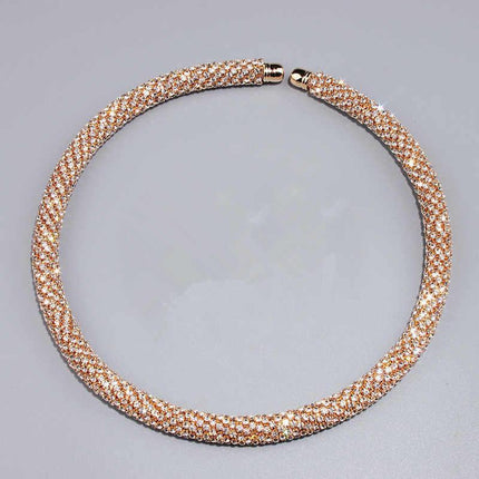 Luxurious Crystal Choker Necklace - Timeless Elegance for the Modern Woman - Très Elite