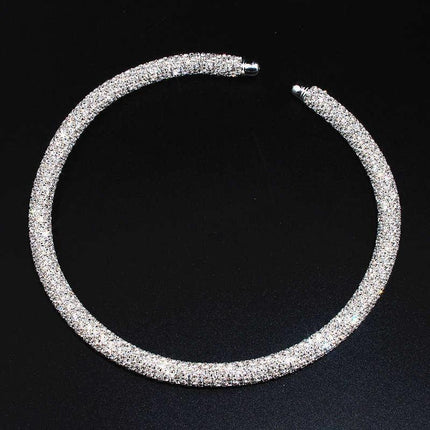 Luxurious Crystal Choker Necklace - Timeless Elegance for the Modern Woman - Très Elite