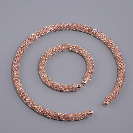 Luxurious Crystal Choker Necklace - Timeless Elegance for the Modern Woman - Très Elite