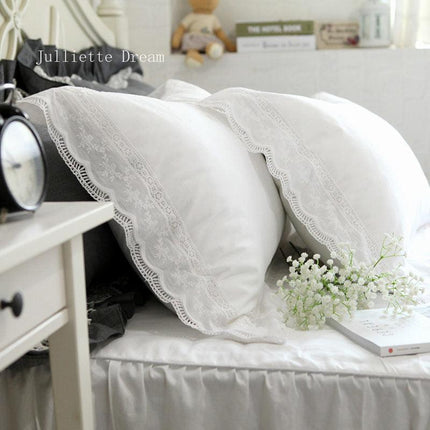Luxurious Customizable White Cotton Lace Pillowcase Set with European Flair - Très Elite