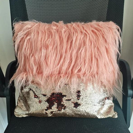 Luxurious Faux Fur Cushion Covers: Elevate Your Home's Style - Très Elite