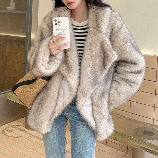 Luxurious Faux Fur Teddy Coat for Winter Chic - Essential Fashion Statement for Modern Women