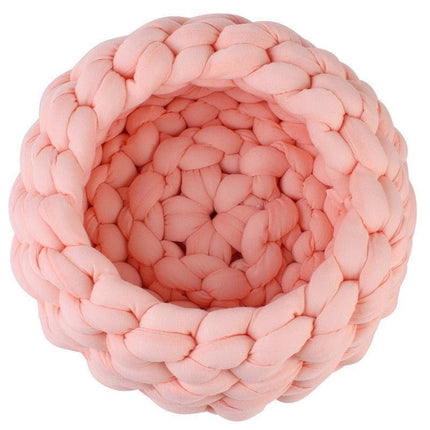 Luxurious Hand-Woven Wool Pet Bed for Supreme Comfort and Elegance - Très Elite