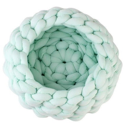 Luxurious Hand-Woven Wool Pet Bed for Supreme Comfort and Elegance - Très Elite