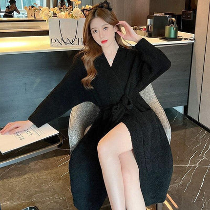 Luxurious Velvet-Cotton Robe: The Perfect Blend of Comfort and Elegance - Très Elite