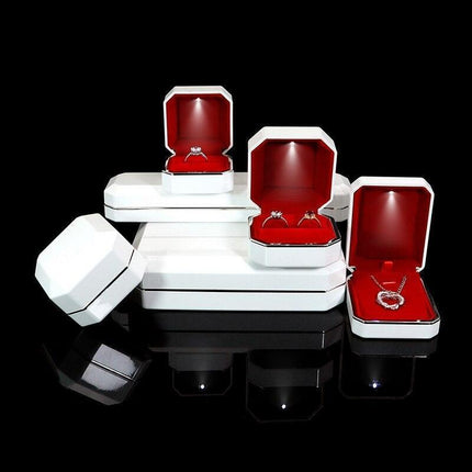 Luxury Velvet-Lined Jewelry Storage Boxes with Glossy Finish - Très Elite