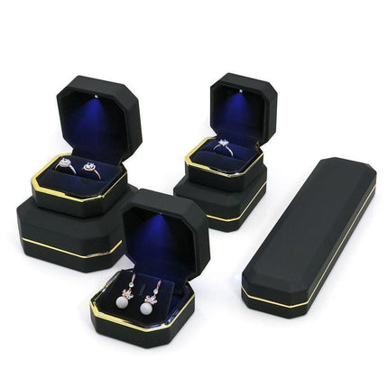 Luxury Velvet-Lined Jewelry Storage Boxes with Glossy Finish - Très Elite