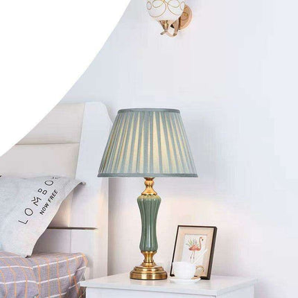 Modern Elegance Table Lamp with Soft Fabric Shade - Transform Your Living Space - Très Elite