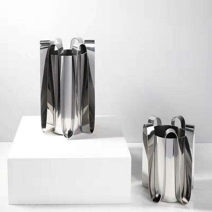 Modern Silver Blossom Vase: Elegant Scandinavian Home Decor - Très Elite