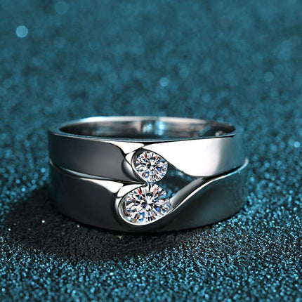 Moissanite Elegance: Rhodium-Plated Sterling Silver Ring - Très Elite