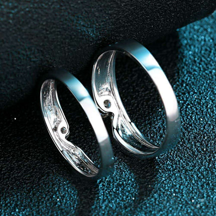 Moissanite Elegance: Rhodium-Plated Sterling Silver Ring - Très Elite