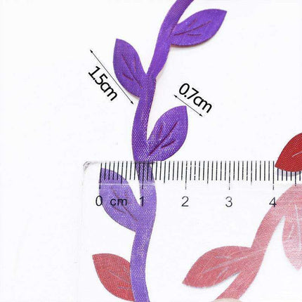 Nature-Inspired Green Ivy Vine Ribbon: Elevate Your Crafting and Decor with a Touch of Elegance - Très Elite