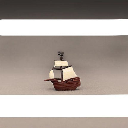 Nautical Charm: Exquisite Handcrafted Sailboat Sculpture - Très Elite